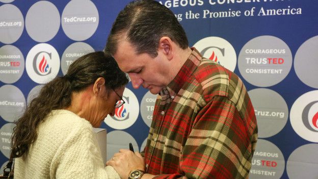Ted Cruz en oración