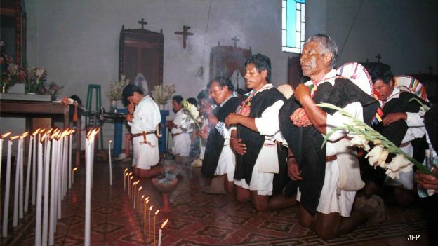 Ceremonia religiosa en Chenalhó, Chiapas, México, en 2006. Foto: AFP/Getty