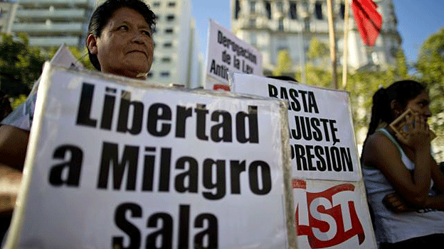 Cartel en favor de Milagro Sala