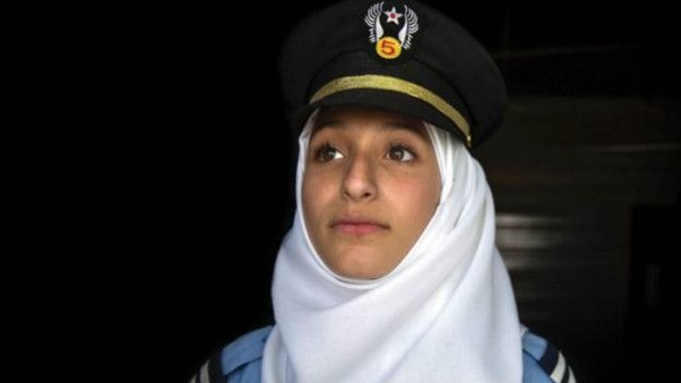 Malack, de 16 años, futura policía