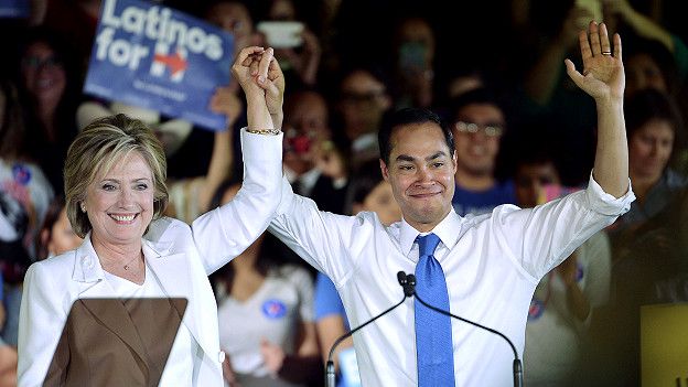 Hillary Clinton con Julian Castro en San Antonio