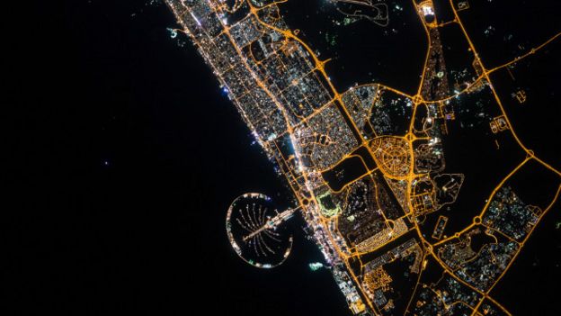 Las luces de Dubai desde el espacio