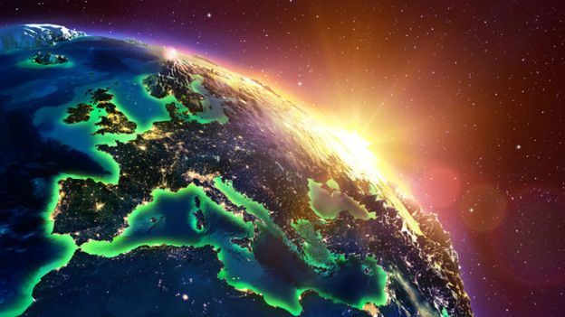 El Sol se asoma detrás de la Tierra