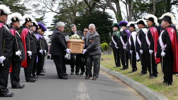 Entierro de Miranda Eve