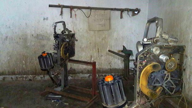 bangladesh_spinning_mill_boy_killled_with_compressor