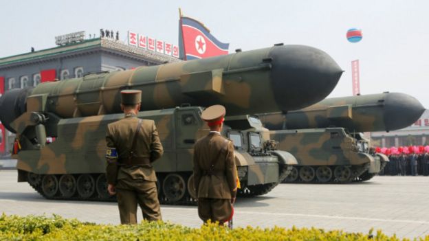 Misiles de Corea del Norte en exhibición.