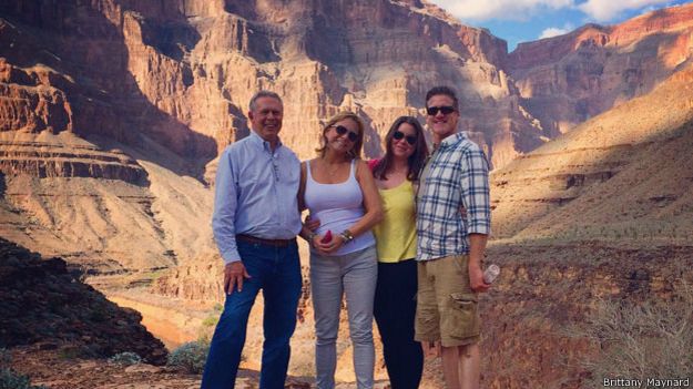 Maynard (segunda desde la derecha) junto a su familia en el Gran Cañón del Colorado