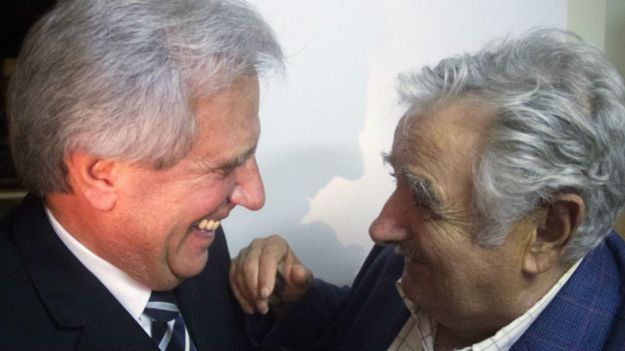 José Mujica, presidente de Uruguay, con Tabaré Vázquez, presidente electo