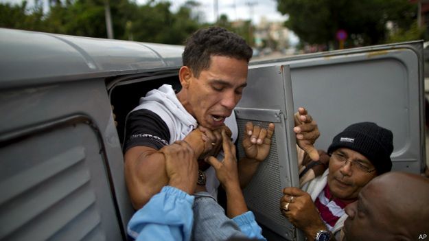 Activista arrestado