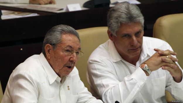 Raúl Castro y Miguel Díaz Canel