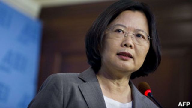 蔡英文告诫港人:不要以为民主自己会来