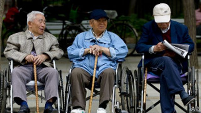 China: hijos deberán visitar a padres ancianos por ley