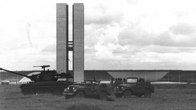 Tanques em Brasília | Evandro Teixeira