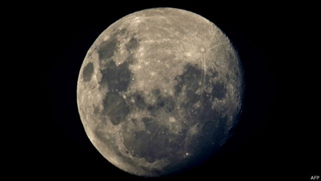 Cientistas acham resquícios de planeta que colidiu com a Terra e formou a Lua