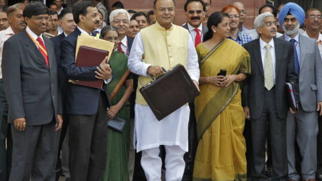 बजट, पोषाकवाले