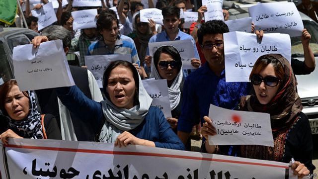 Afganos protestan contra el Talibán en varias provincias