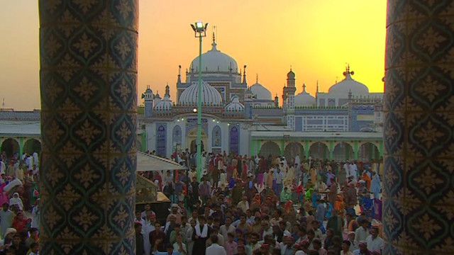 انتہا پسند سوچ کے پھیلاؤ کے ساتھ صوفی نظریے کو خطرات ہیں۔