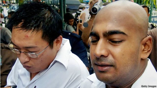 Andrew Chan (kiri) dan Myuran Sukumaran (kanan)