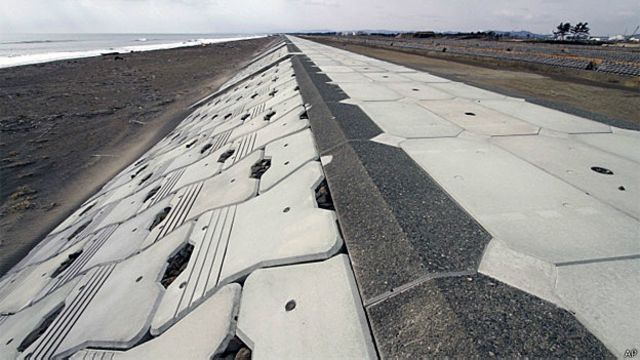 Japão constrói muralha contra tsunamis