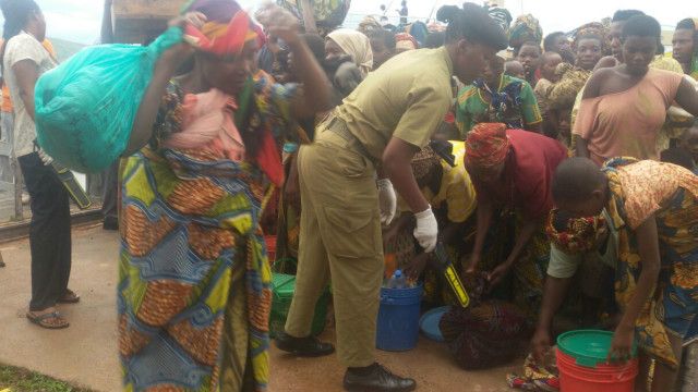 Kutokana na ghasia nchini Burundi,inakadiriwa karibu raia wa Burundi elfu ishirini wamevuka kuingia nchi jirani ya Tanzania