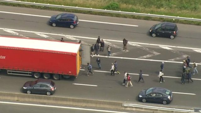 Masaibu ya wahamiaji wanaojaribu kuingia nchini Uingereza kupitia Calais