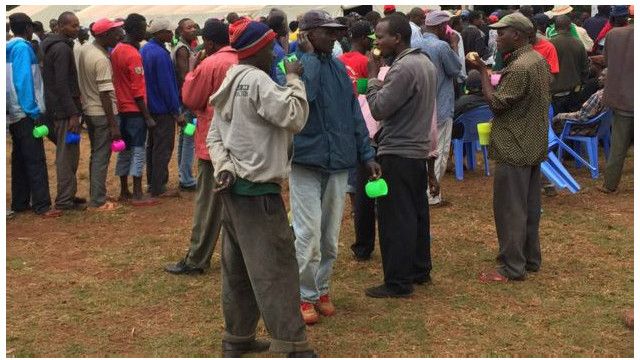 Watu walioadhirika na pombe nchini Kenya