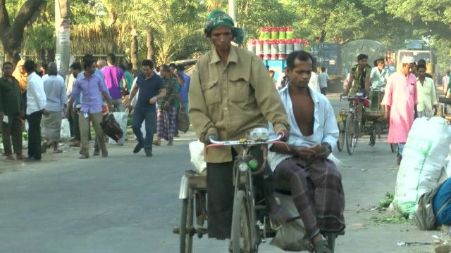 रिक्शाचालक रेबेका