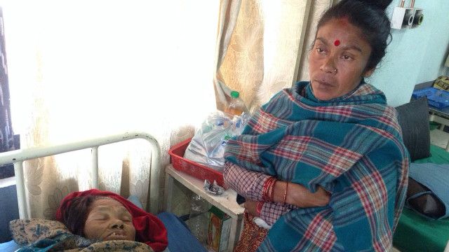 तुलसा र छोरी सावित्रा विके