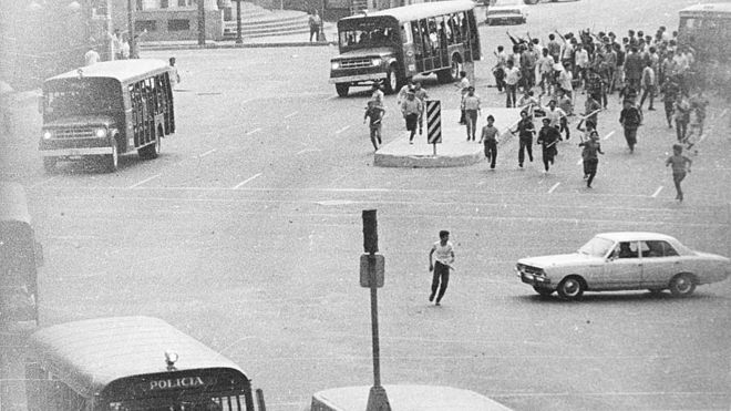 Estudiantes corriendo en Ciudad de México