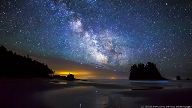 La Vía Láctea en Second Beach en Olympic Wilderness, Washington. Imagen de Joe LeFevre, cortesía de Nature's Best Photography 