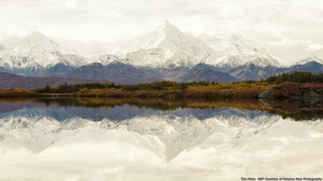 Los picos nevados en Alaska. Imagen de Tim Aiken, cortesía de Nature's Best Photography 