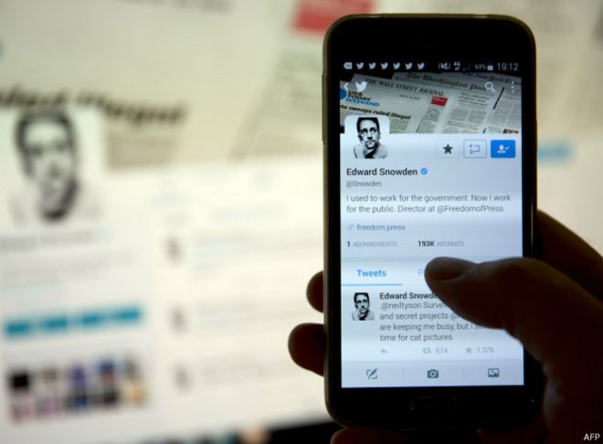 Edward Snowden: 'Smartphone bisa diambil alih'