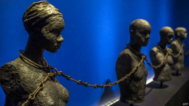 Bustos de esclavos en museo de Reino Unido