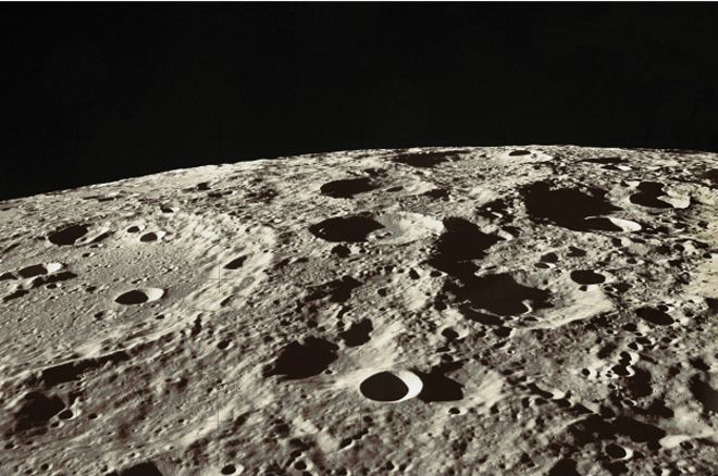 De que esta hecha la luna