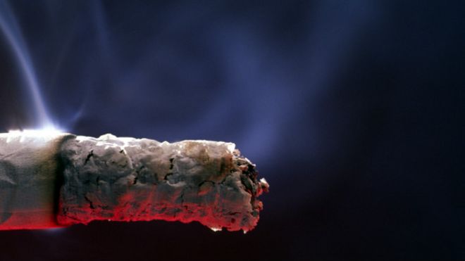 Provoca cigarro humo del que danos el