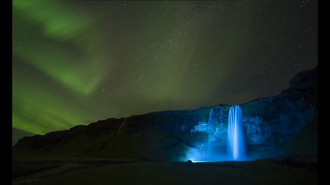 Aurora en Seljalandsfoss, Paul Andrew