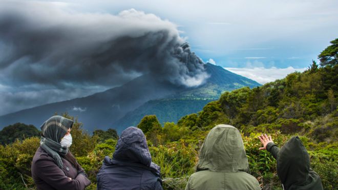 Según la RSN, la erupción de este viernes fue la tercera en los últimos dos años.