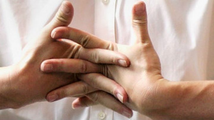 Realmente Crujirse Los Dedos Da Artritis Bbc News Mundo