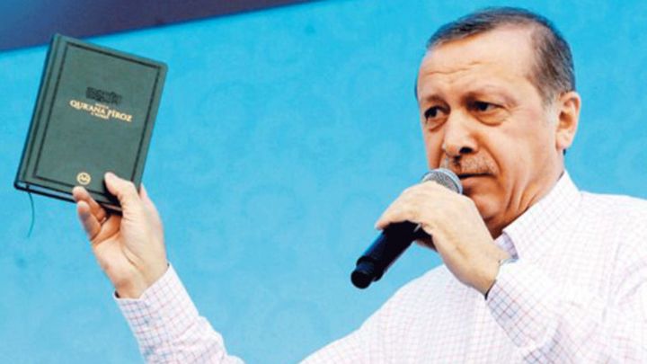 Secimler Oncesi Kur An I Kerim Polemigi Siyasetin Gundeminde Bbc