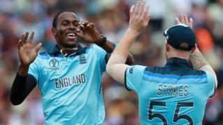 Jofra Archer celebrates with Ben Stokes