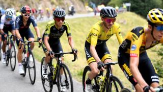 Adam Yates in the Tour de France yellow jersey