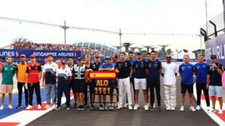 F1 drivers celebrate Fernando Alonso's 350th race start