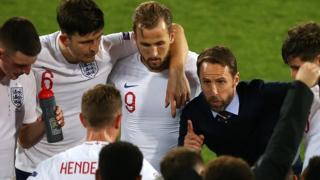 Gareth Southgate addresses players before extra time against the Netherlands in Nations League semi-final