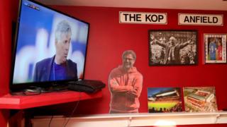 Liverpool fan front room