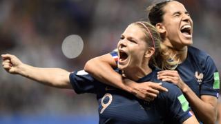 France celebrate scoring against Norway at the 2019 Women's World Cup