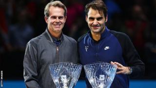 Roger Federer (left) and Stefan Edberg
