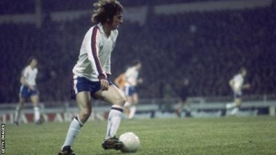 Stan Bowles: Former England player diagnosed with Alzheimer's - BBC Sport