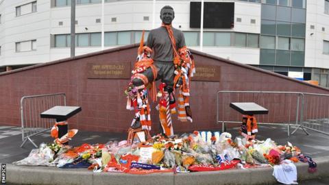 Jimmy Armfield statue
