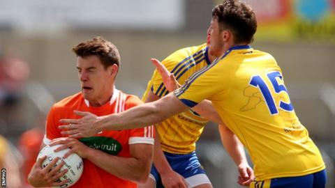 Armagh's Niall Grimley in action against Diarmuid Murtagh of Roscommon at Portlaoise