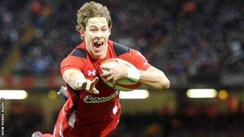 Liam Williams goes over against Scotland in 2014